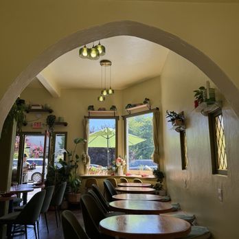 Tanzie's - Inside - Salad Near Me - Berkeley, California