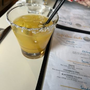 Cafe con Leche - Mango margarita - Mexican Near Me - Chicago, Illinois