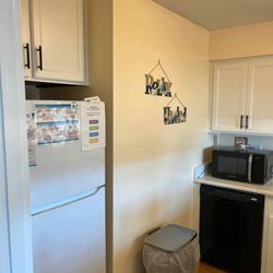 R&J Cleaning and Painting - Kitchen