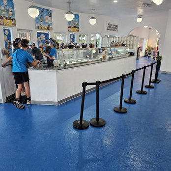 Distelfink - Indoor ordering. - Ice Cream & Frozen Yogurt Near Me - Gettysburg, Pennsylvania Distelfink - Indoor ordering. - Ice Cream & Frozen Yogurt Near Me - Gettysburg, Pennsylvania