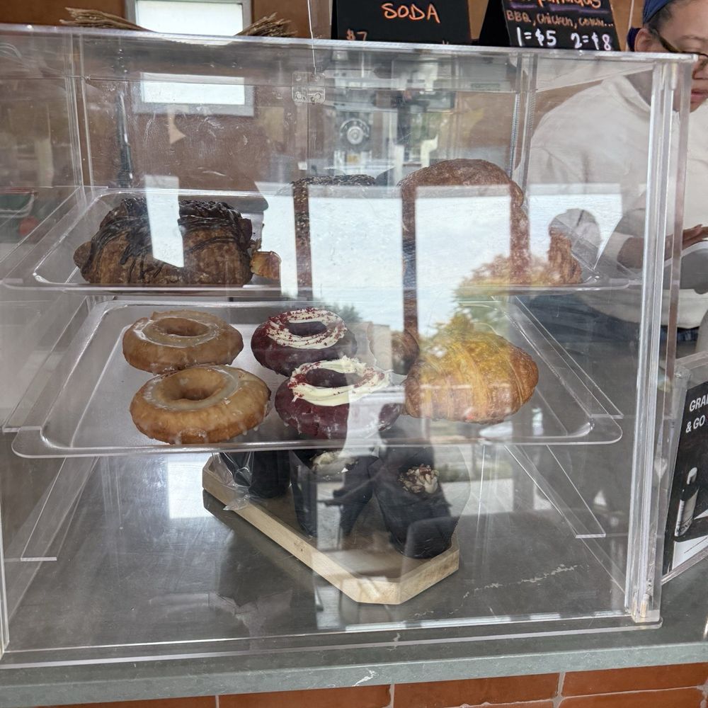 Monday Coffee - Pastries - Coffee & Tea Near Me - Chicago, Illinois Monday Coffee - Pastries - Coffee & Tea Near Me - Chicago, Illinois