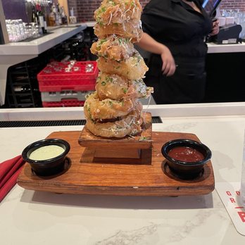 Gordon Ramsay Burger - Onion rings...go with the fries instead. - Salad Near Me - Chicago, Illinois