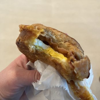 Clipper Express - Bacon, egg & cheddar sandwich 02/11/2023 - Coffee & Tea Near Me - Fort Lauderdale, Florida Clipper Express - Bacon, egg & cheddar sandwich 02/11/2023 - Coffee & Tea Near Me - Fort Lauderdale, Florida