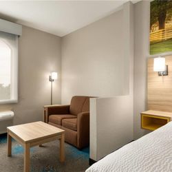 Guest room