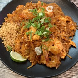 Anantra Thai Restaurant - Pad Thai with Shrimp