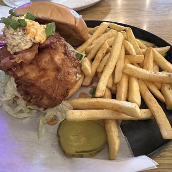Lola’s Modern Kitchen - Chicken sandwich - Burgers Near Me - Seymour, Indiana Lola’s Modern Kitchen - Chicken sandwich - Burgers Near Me - Seymour, Indiana
