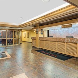 Ramada by Wyndham Louisville North - Front Desk