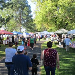 Moses Lake Farmers Market - Very busy early in the AM