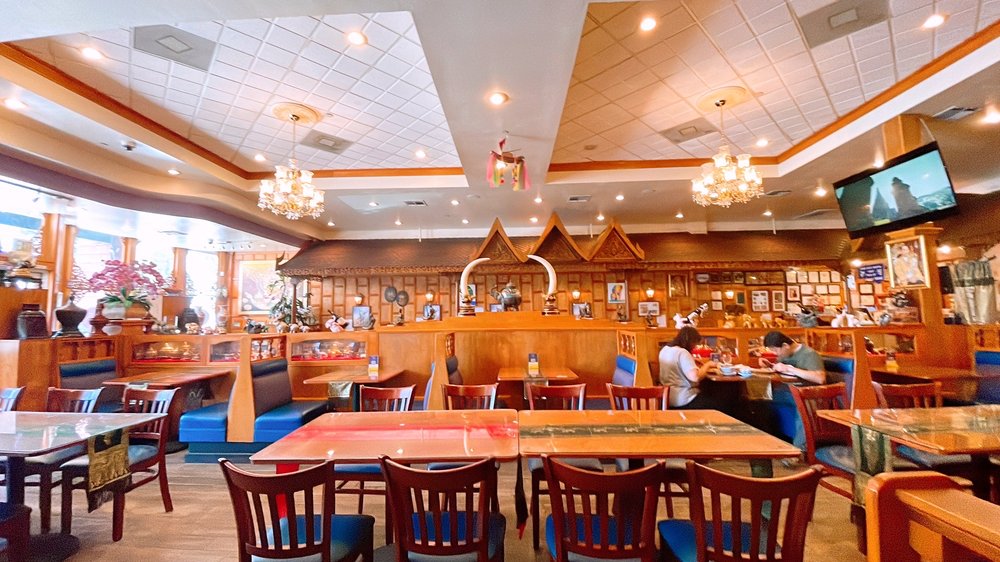 Lucky Elephant Thai Cuisine