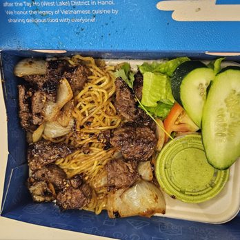 Tay Ho - San Gabriel - Garlic noodles with beef - Vietnamese Near Me - San Gabriel, California Tay Ho - San Gabriel - Garlic noodles with beef - Vietnamese Near Me - San Gabriel, California