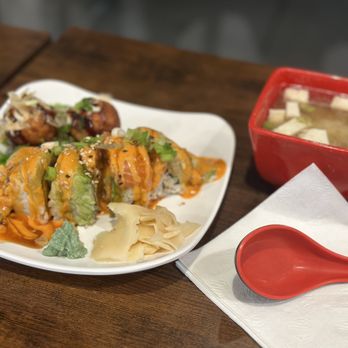 Island RollsNBowls - Sushi and Miso soup special - Mexican Near Me - New York, New York Island RollsNBowls - Sushi and Miso soup special - Mexican Near Me - New York, New York