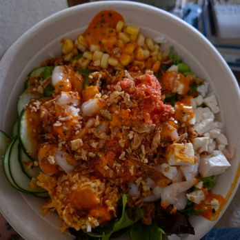 Oke Poke - Large bowl. Spicy tuna, shrimp, tofu, spicy crab, sweet corn, fresh jalapeno, cucumber, sushi rice, salad mix. - Poke Near Me - Napa, California