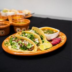 El Tonga Tacos - RES CON CONSOME