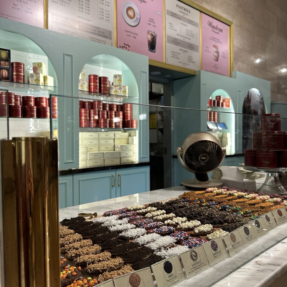 Wonderen Stroopwafels - Display - Desserts Near Me - New York, New York