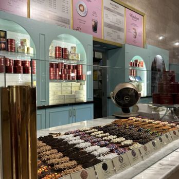 Wonderen Stroopwafels - Display - Desserts Near Me - New York, New York Wonderen Stroopwafels - Display - Desserts Near Me - New York, New York