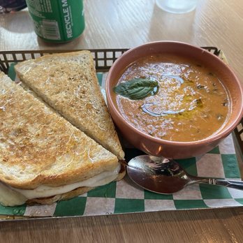 Manny's - Grilled Cheese and Tomato bisque. - American Near Me - Austin, Texas