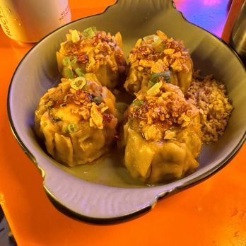 Dumpling N' Dips - Chicken Pad Thai Dumpling - Dim Sum Near Me - New York, New York