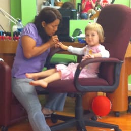 Nancy giving Sydney a great manicure!