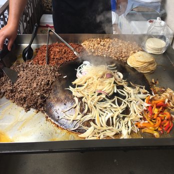 Tacos Tacos A Domicilio - Chicken, al pastor, carne asada and grilled onions! So yummy! - Caterers Near Me Tacos Tacos A Domicilio - Chicken, al pastor, carne asada and grilled onions! So yummy! - Caterers Near Me