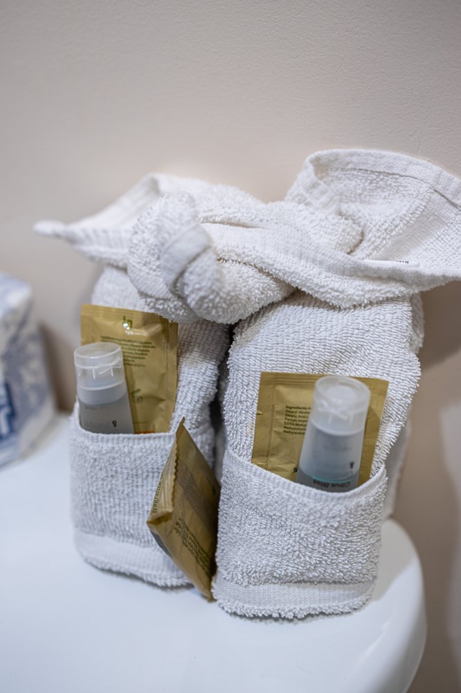 RODEWAY INN Updated September 2024 70 Photos & 301 Reviews 1261 E