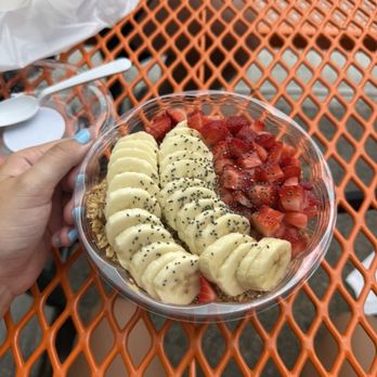 Vela Juice Bar - Peanut butter açaí bowl - Juice Bars & Smoothies Near Me - Queens, New York