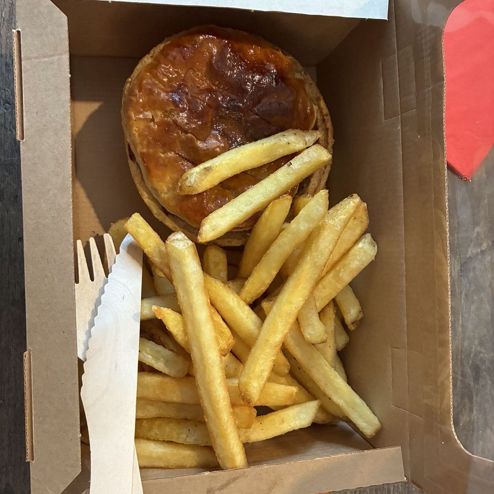 Mhor Bread - Steak and haggis pie with chips - Coffee & Tea Near Me - Callander, STG Mhor Bread - Steak and haggis pie with chips - Coffee & Tea Near Me - Callander, STG
