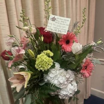 Flowers From The Farm - Ordered $200 arrangement of purple Hydrangeas & purple tulips. This is what was sent. - Florists Near Me - Hamden, Connecticut Flowers From The Farm - Ordered $200 arrangement of purple Hydrangeas & purple tulips. This is what was sent. - Florists Near Me - Hamden, Connecticut