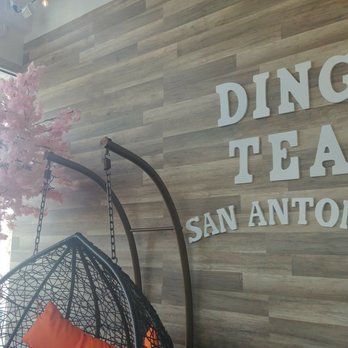 Ding Tea & Crumbs - Inside decor - Bubble Tea Near Me - San Antonio, Texas