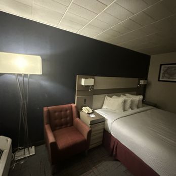 Ramada by Wyndham Indiana - Hotels Near Me - Indiana, Pennsylvania
