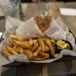 Henry James Saloon - Pizza steak wrap