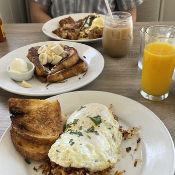 Shorehouse Kitchen - Caramelized Tahitian Vanilla Bean French Toast Short Rib Hash & Eggs Carnitas Benedict - Coffee & Tea Near Me - La Jolla, California Shorehouse Kitchen - Caramelized Tahitian Vanilla Bean French Toast Short Rib Hash & Eggs Carnitas Benedict - Coffee & Tea Near Me - La Jolla, California