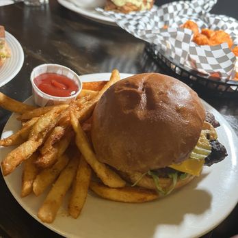 Smith Social House - Burger & spiced fries - Pubs Near Me - Toronto, Ontario Smith Social House - Burger & spiced fries - Pubs Near Me - Toronto, Ontario