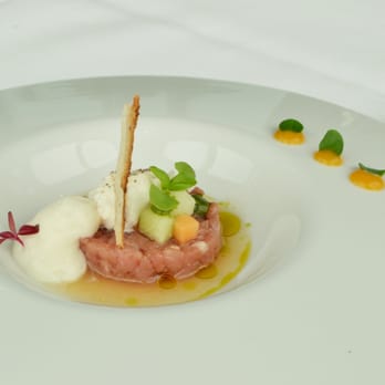 Baarcity Restaurant - Tatar vom Kalb mit Melone - International Near Me - Baar, ZG