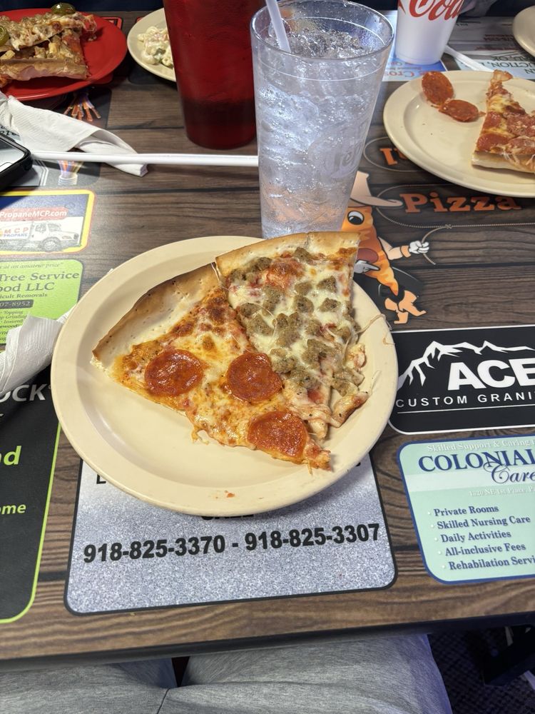 Pizza Corral Logo