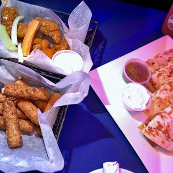 Madd Hatter - Sports Bars Near Me - Hoboken, New Jersey