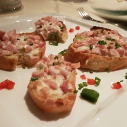 Die Saarlänner im Rebenhof - Saarländisches Lyonercroustinis