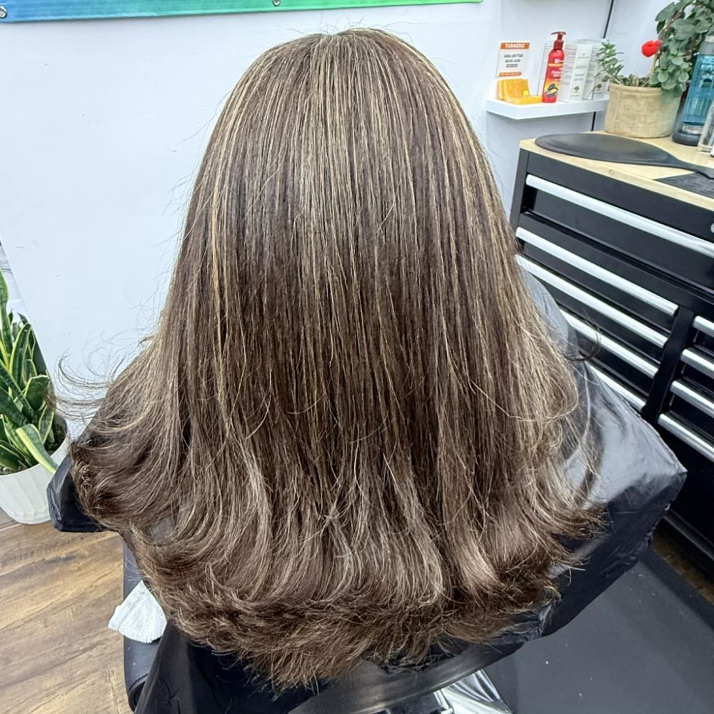 Hair by Julye Logo