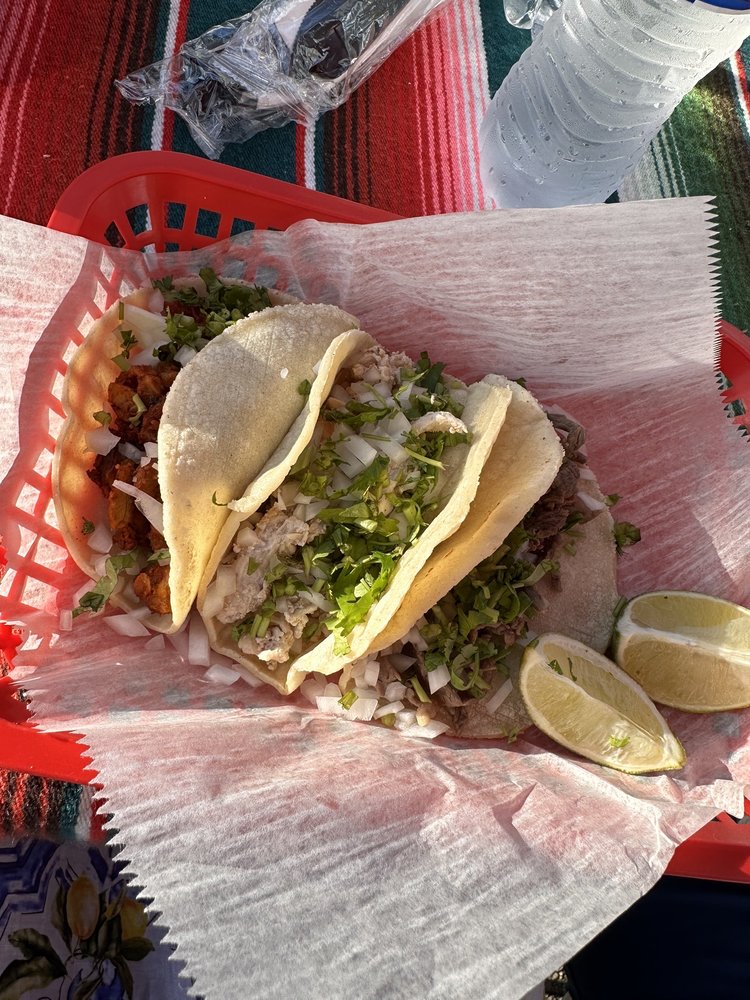 Tariacuri Tacos Logo