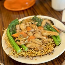 Pan-fried Spicy Chili & Garlic Seafood with Venmicelli避风塘炒米