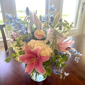 AR Pontius Flower Shop - Floral Arrangement 2020 - Florists Near Me - Harbor Springs, Michigan AR Pontius Flower Shop - Floral Arrangement 2020 - Florists Near Me - Harbor Springs, Michigan