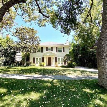 Douglas Elliman - House for sale - Real Estate Services Near Me - Beverly Hills, California