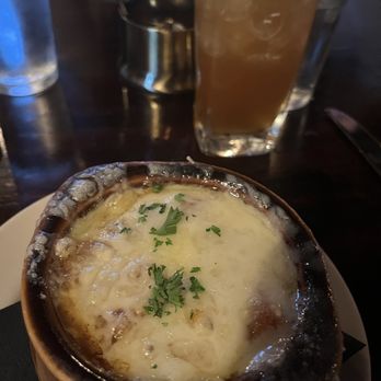 The Newes from America - Onion soup - American Near Me - Edgartown, Massachusetts The Newes from America - Onion soup - American Near Me - Edgartown, Massachusetts