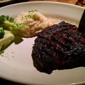 Houston's Restaurant - Hawaiian ribeye - New American Near Me - Irvine, California