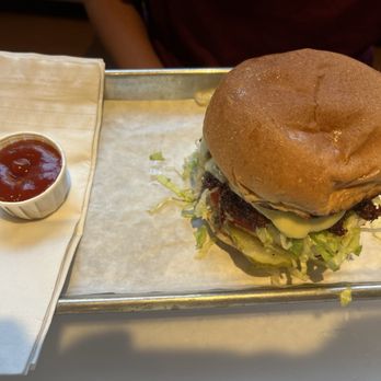 Burger Lounge - Burgers Near Me - Irvine, California