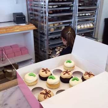Georgetown Cupcake - Our order- key lime & chocolate salted Caramel - Cupcakes Near Me - Washington, DC, District of Columbia