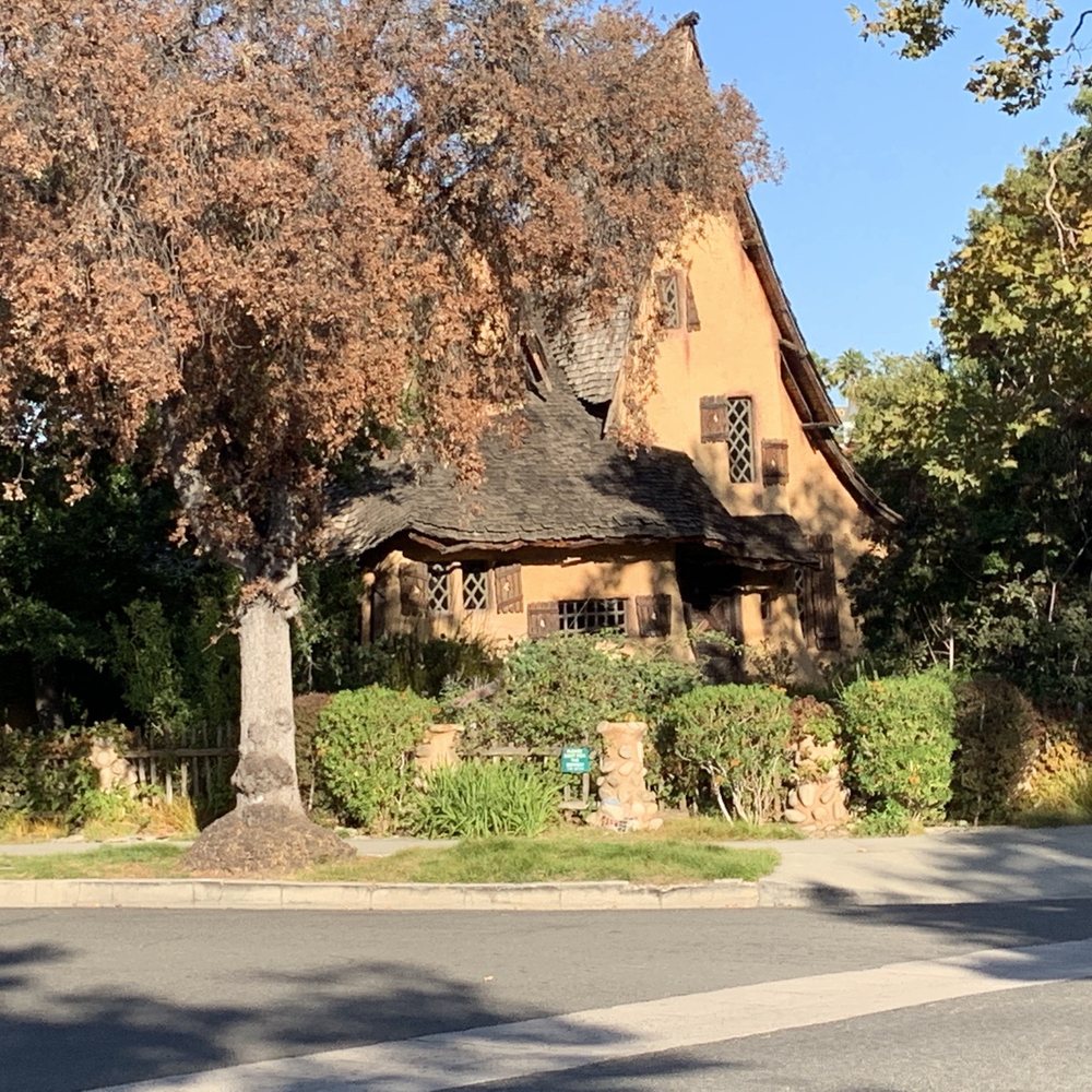 Access Hollywood Tours - Bus Tours Near Me - Los Angeles, California