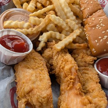 Raising Cane's Chicken Fingers - Fast Food Near Me - Newark, Delaware