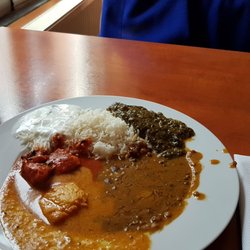Ruchi - Buffet-Auswahl und Mango-Lassie