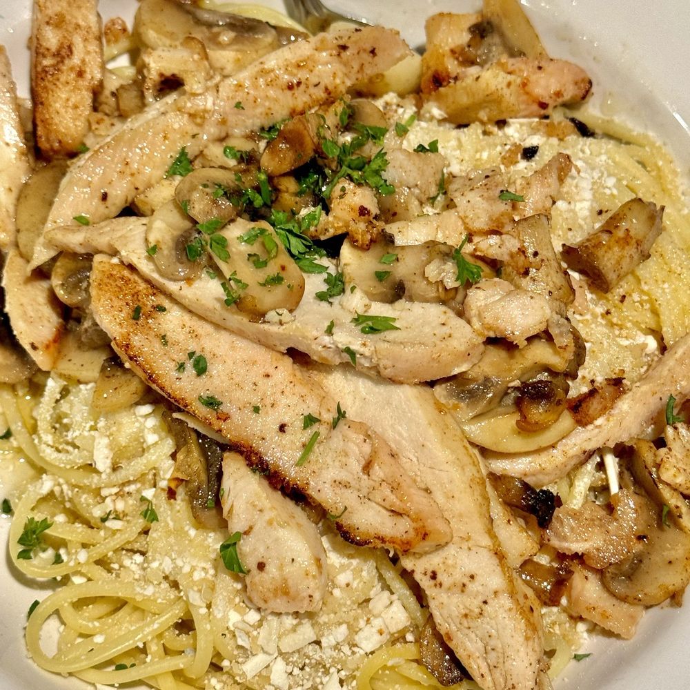 Pegasus Pizza - Chicken & Mushroom White Spaghetti - Italian Near Me - Seattle, Washington Pegasus Pizza - Chicken & Mushroom White Spaghetti - Italian Near Me - Seattle, Washington