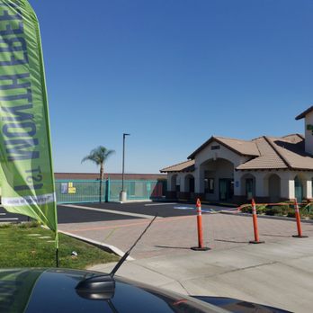 Extra Space Storage - Usually, USUALLY I would praise Extra Space Storage, BUT TODAY IS THE DAY. - Self Storage Near Me - Rialto, California